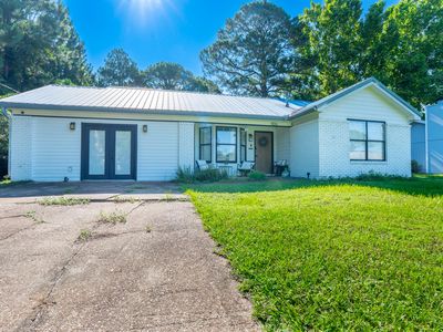 406 Rosewood Dr