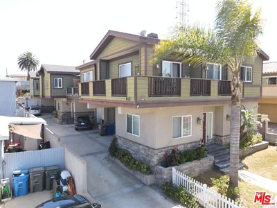 2516 Gates Ave Unit B