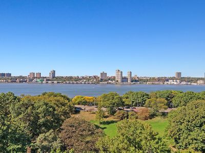 11 Riverside Dr #9DEW