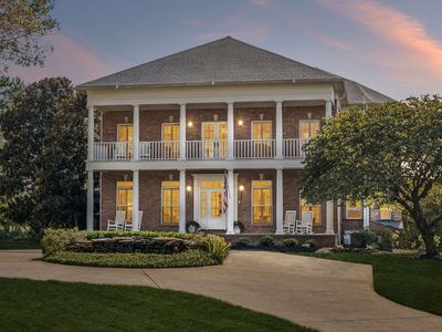 1608 Wellington Ct