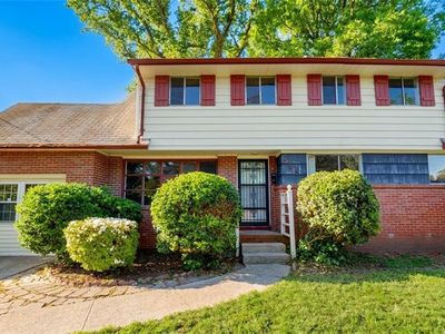 5421 Berry Hill Rd