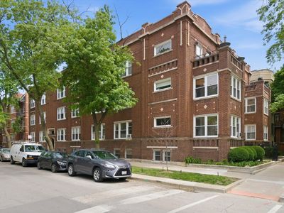 3503 N Lakewood Ave #2