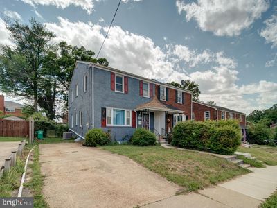 2407 Saint Clair Dr