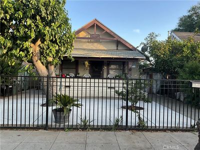 586 W Center St
