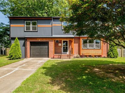 794 Selkirk Dr
