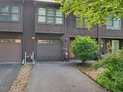 Property at 14 Brenden Court, Clifton Park, NY