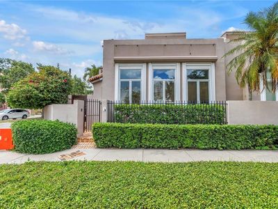 200 Cocoanut Ave APT 1