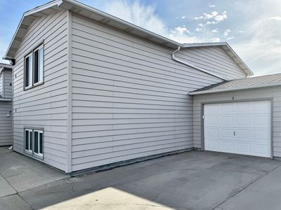 Property at 606 19th Ave SE APT 8, Minot, ND