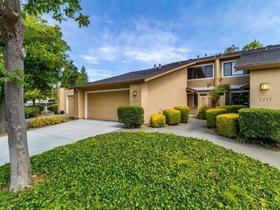 1113 Grove Circle