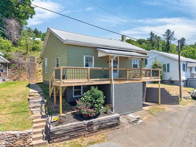 411 Grayson St