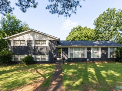 2613 Trail Ridge Rd NW