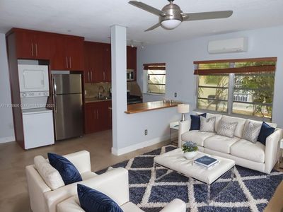 101 Collins Ave APT 2