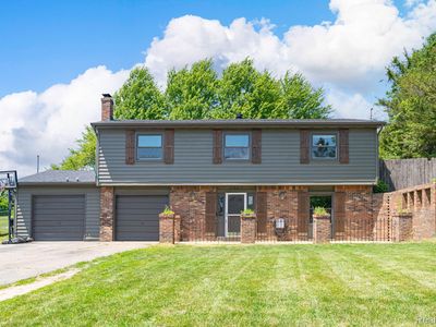 4069 Loch Dr