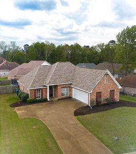 435 Huntington Dr