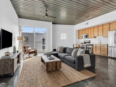620 Glen Iris Dr NE Unit 521