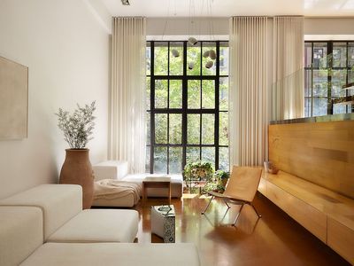 259 E 7th St APT 2E