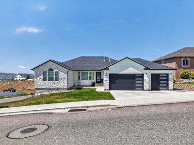 451 Vista Dr