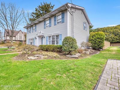 254 James St