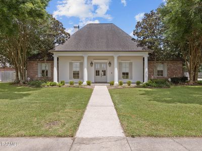 208 Hundred Oaks Dr