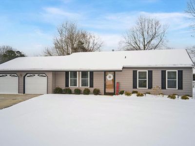 Property at 8 Hercules Ct, Sewell, NJ