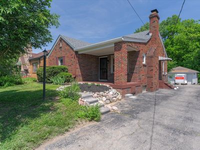 610 W Hanna Ave