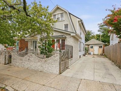 1667 E 51st Street