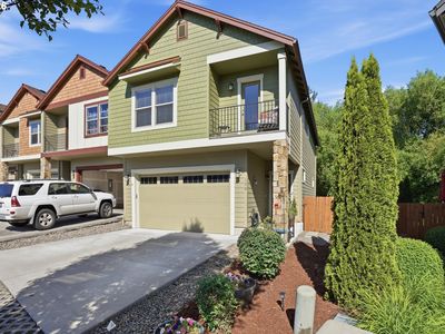 158 N 41st Pl