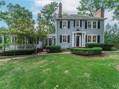 9242 Clayton Rd