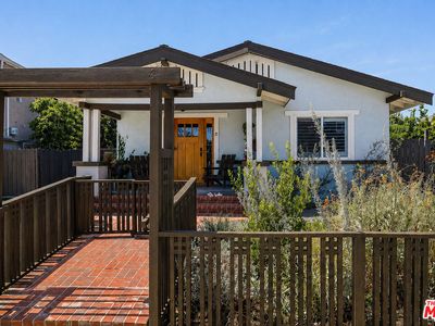 933 Walnut Ave