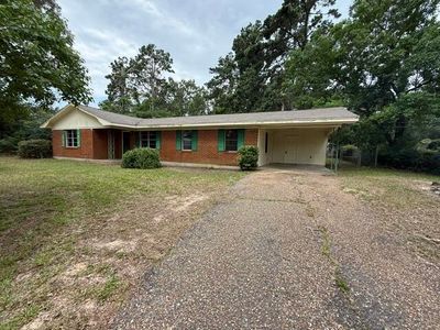 4064 Main St