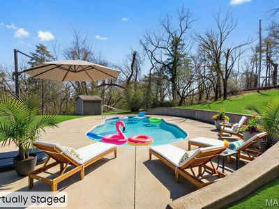 827 Lake Valley Dr