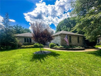 11 Mohawk Dr