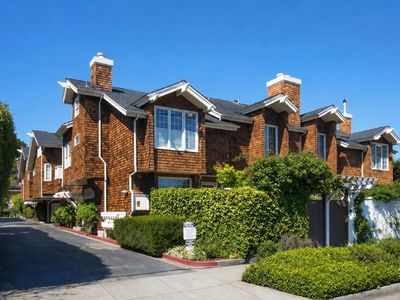 76 Ross Avenue #3