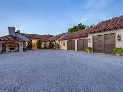 385 Lakeview Dr