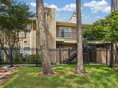702 Bering Dr #117