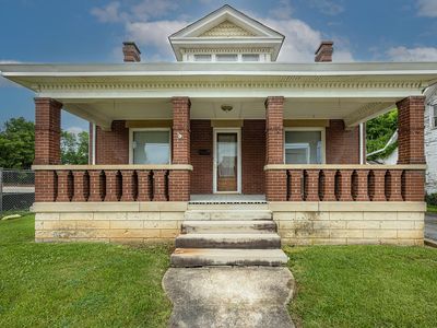 1515 Main St