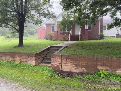 77 Maple Rd