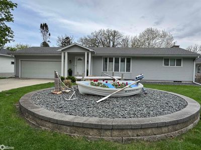 111 Orchard Ln
