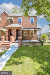 3617 N Rogers Ave