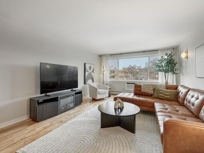 2700 W 44th St APT 402