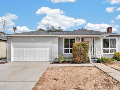 2487 Fernwood Ave