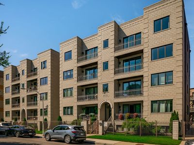 6438 S Woodlawn Ave #3N