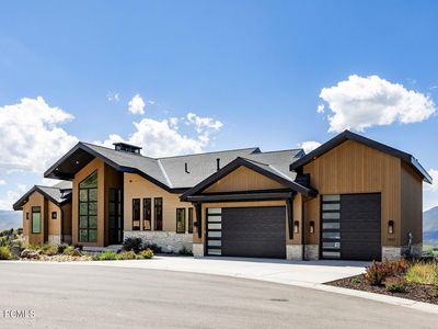 1312 E Wildflower Cir