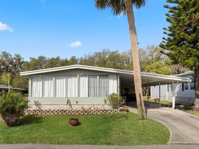 8 Cocos Plumosa Dr #A