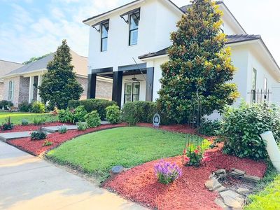 205 W Vallauris Dr