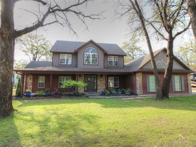 2713 Redbud Ln