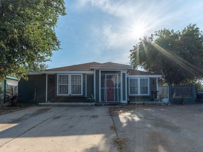 1221 Eisenhower Dr