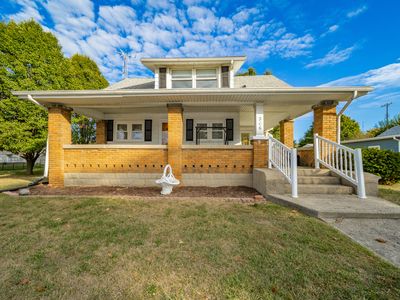 206 W Main St