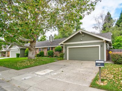 1215 Spruce Tree Cir