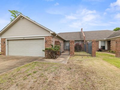Property at 109 N Stonebridge Cv, West Memphis, AR